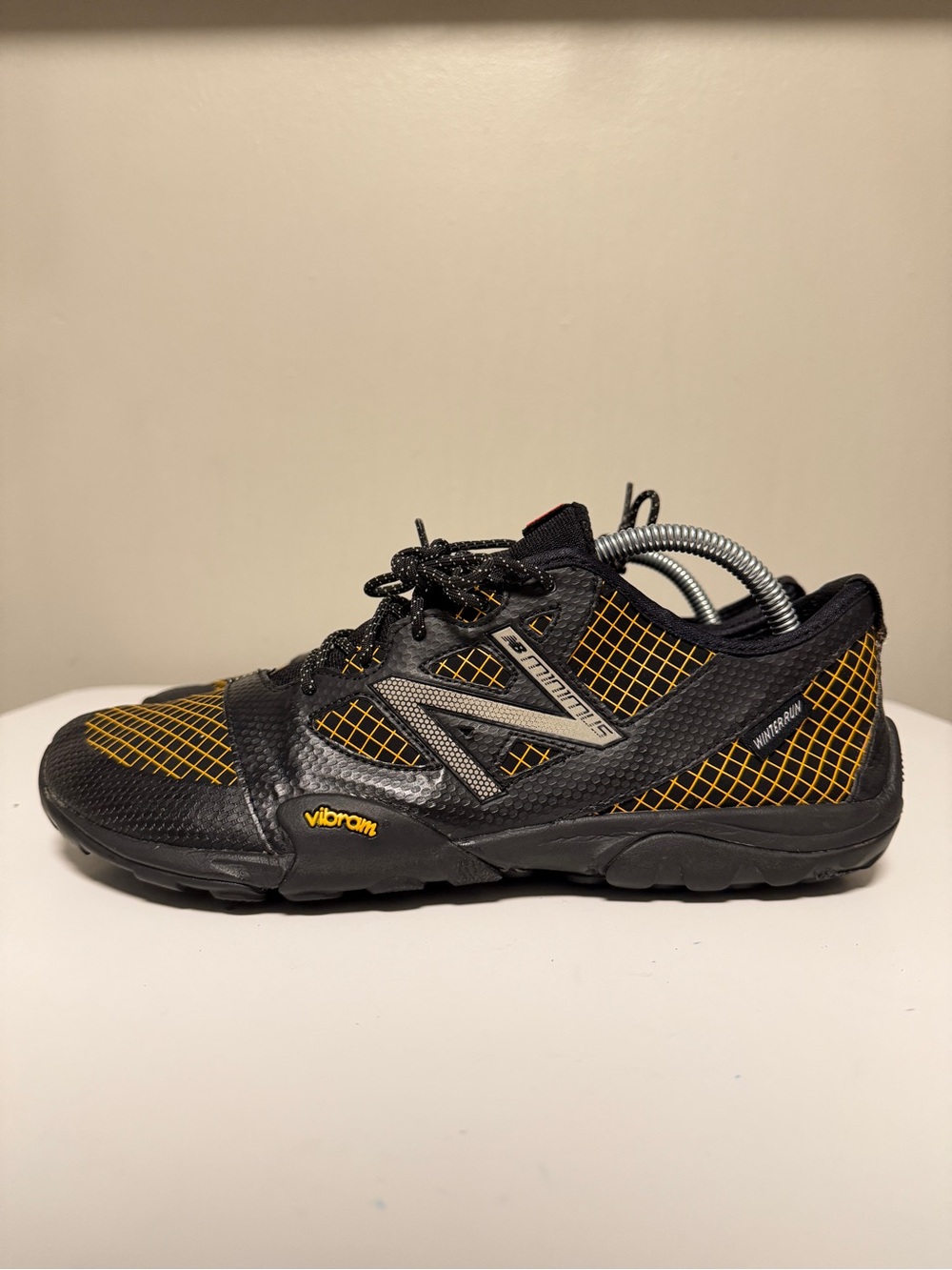 New Balance Minimus Vibram Winter Black Run MT200B Sneakers Men’s US 10 D UK 9.5